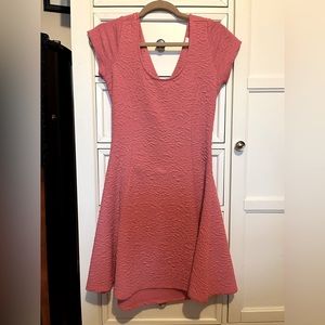 4/$25    Casual pink dress size L